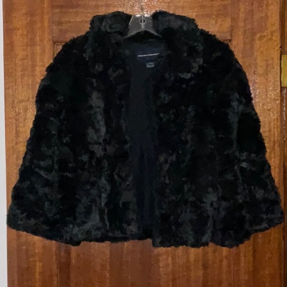 French Connection Jackets & Blazers - PARTY SEASON IS HERE!! NWOT 🧑🏼‍🎄French Connection UK Gorgeous Faux Fur Jacket